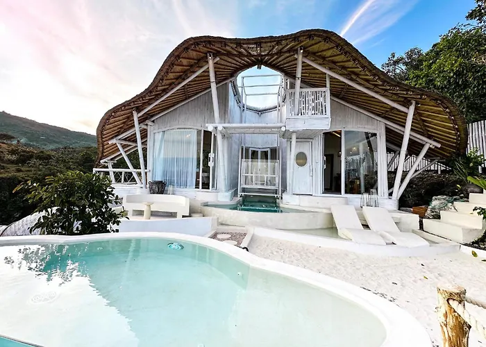 Honeymoon Sea View - Nusa Penida Villa *
