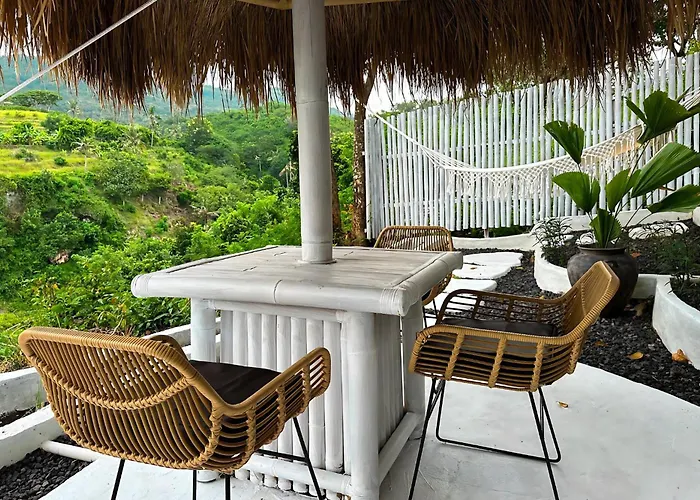 Honeymoon Sea View - Nusa Penida Villa Tanglad