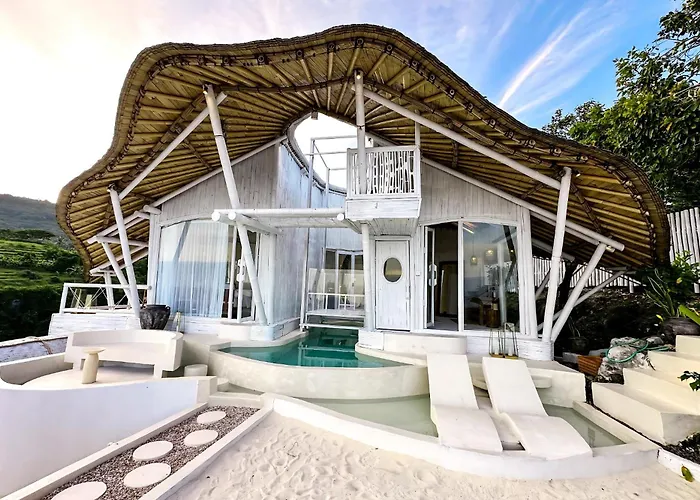 Honeymoon Sea View - Nusa Penida Villa *